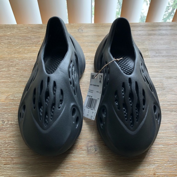 **SOLD** AUTHENTIC YZY FOAM RNR - Picture 1 of 5